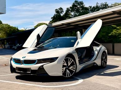 2017 BMW i8 EDRIVE (PLUG-IN HYBRID)