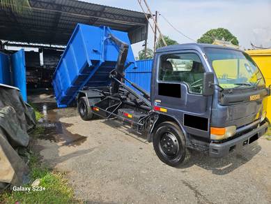 2013 Lori 3 tan Nissan UD RORO 5000KG dengan TONG