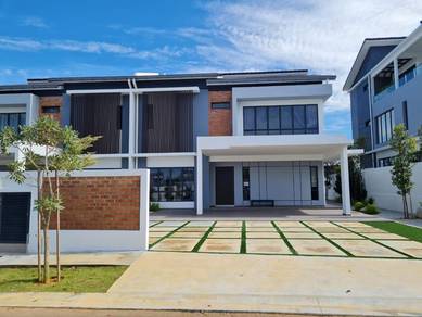 Semi-Detached House For Sale in Ayer Keroh,MLK