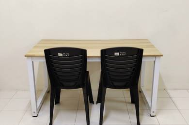 Meja 140 cm x 70 cm x 74 cm ingin dilepaskan