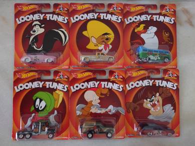 Hot Wheels Looney Tunes Kenworth W900 T1 Drag Bus