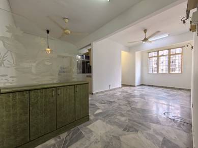 Apartment For Sale in Goodyear Court 10