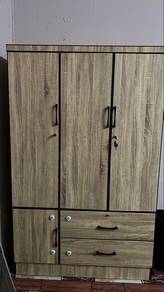 Almari 3 pintu