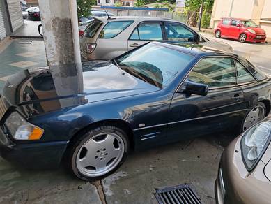 Mercedes Benz SL320 320 in Petaling Jaya, SGR