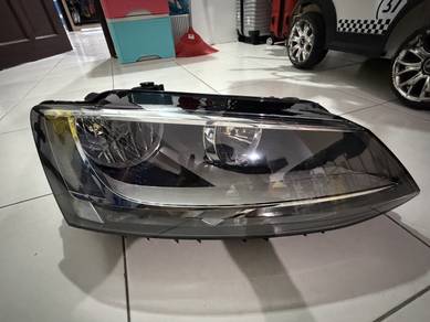 VW Jetta headlamps