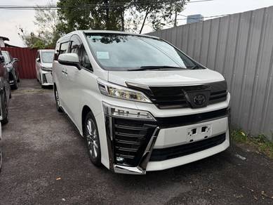 Toyota Vellfire GOLDEN EYES II in Damansara, KUL