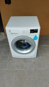 Electrotlux front load 8kg Washer inverter