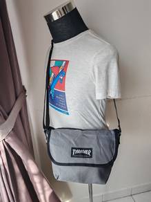 Sling Bag Thrasher