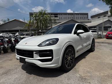 Porsche Cayenne BASE in Petaling Jaya, SGR