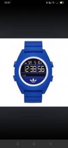 Jam tangan ini adalah Adidas Santiago model ADH291