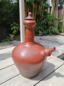 Clay Vase with lid