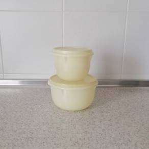 Tupperware Round Bowls 2-piece Set [Preloved]
