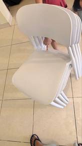 4 chairs Plastic