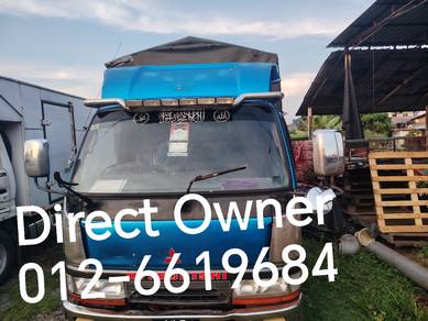 Lori untuk dijual