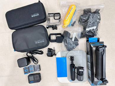 GoPro HERO11 Black + 3 Batteries & Accessories