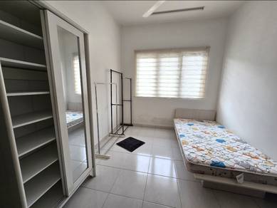 Room in Setia Alam, SGR
