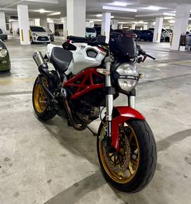Ducati Monster 796