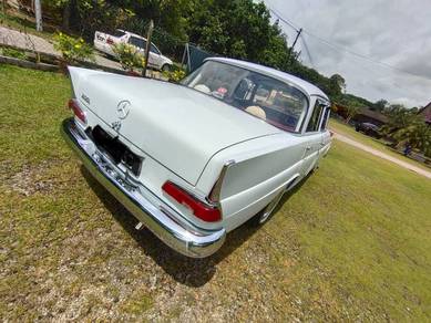 Mercedes Benz 200 in Johor Bahru, JHR