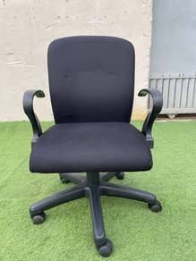 YE64B Kerusi Beroda Pejabat Medium Office Chair