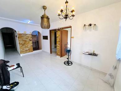 Apartment For Sale in Sri Penara