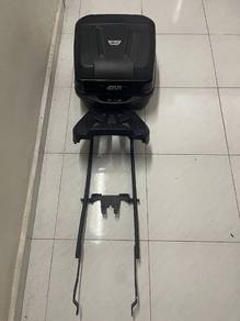 givi top box & monorack/bracket 