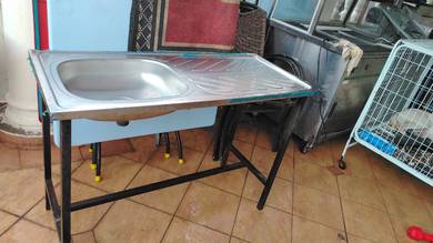 Good clearance let go sale.. Restaurant Utensils