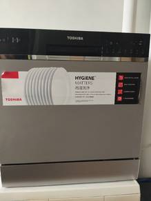 Toshiba Freestanding Dishwasher DW-08T1