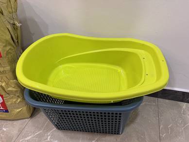 Baby bath tub