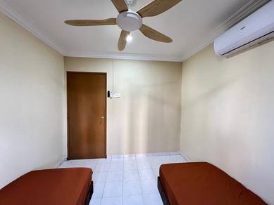 Room in Seri Kembangan, SGR