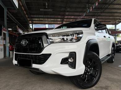 Toyota Hilux BLACK EDITION in Kota Kinabalu, SBH