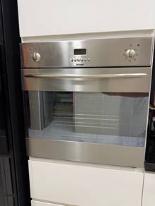 Rinnai Oven built In