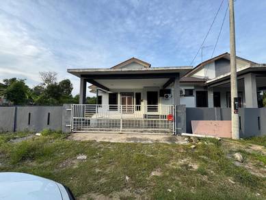 Semi-Detached House For Sale in Setiu,TRG