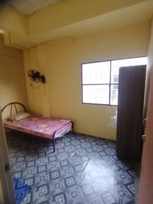 Room in Klang, SGR