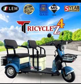 Tricycle Z4 muatan ramai di Johor