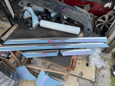 No 7-9-1 Volkswagen Beetle 2013 Side Moulding