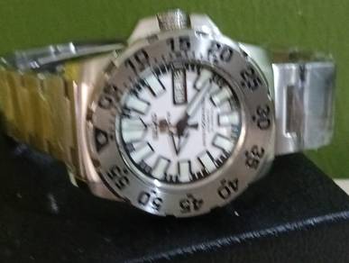 Seiko white diver 7S36 heavy automatic watch Japan