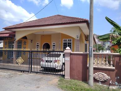 Bungalow House For Sale in Cenering,TRG