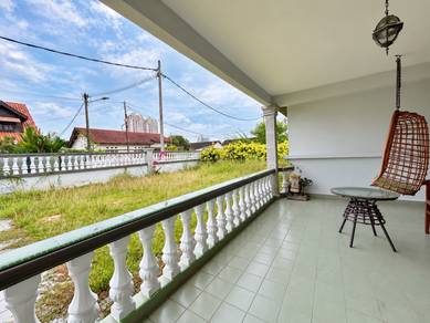 Bungalow House For Sale in Klebang,MLK