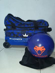 Motiv Bowling Ball and Brunswick bag