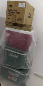 2 box coleman with wheel and 1 igloo box wheel