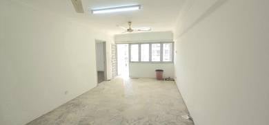Apartment For Sale in Grandeur Tower