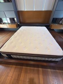 Nearly brand new MATTRESS