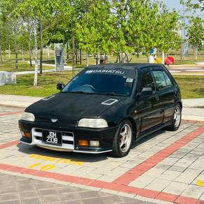 Daihatsu Charade  in Dengkil, SGR