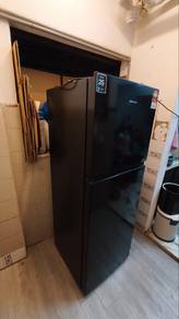 Hisense Fridge Peti Ais 420L Inverter 5-stars