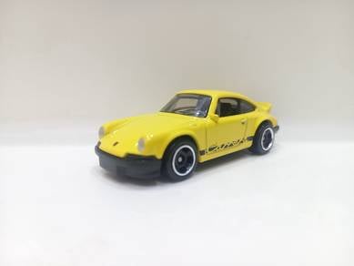 Hot Wheels Porsche 911 Carrera RS 2.7 (Yellow) Car