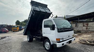 2004 NISSAN YU41H4 Tipper Diesel Green Engine