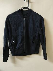566.gu bomber jacket