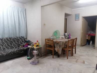 Apartment For Sale in Happy Garden Apartment