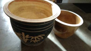 clay flower pots