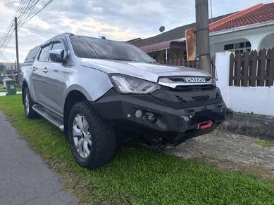 Isuzu D-Max PREMIUM in Miri, SWK